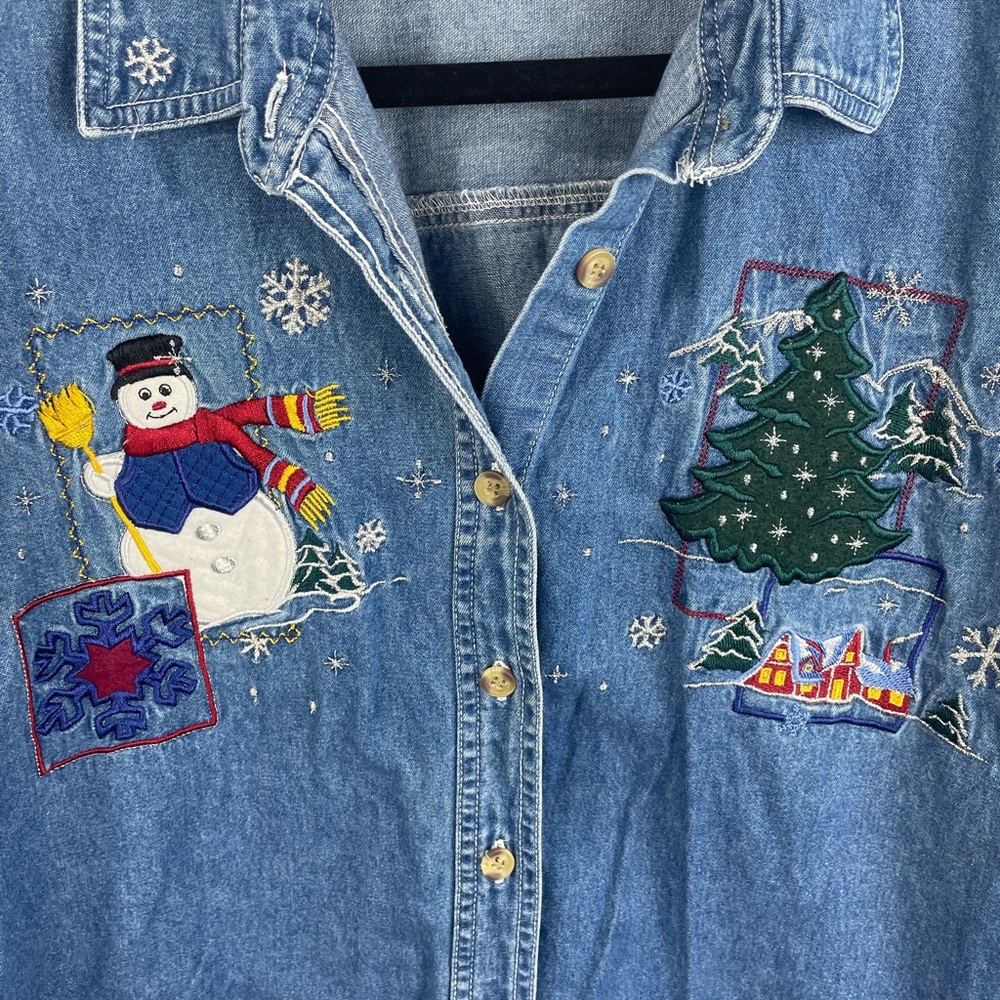 Bobbie Brooks Blue Denim Vintage Embroidered Christmas Top Women’s EUC - Picture 6 of 8